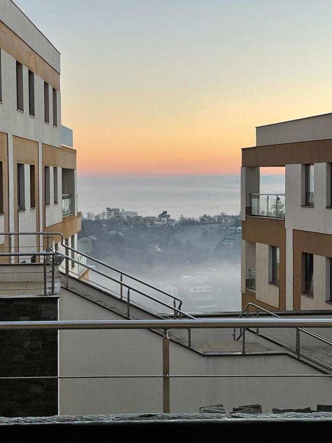 Londof Luxury Apartments - With A Panoramic View Over The City Brasov Exterior photo