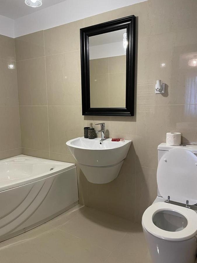 Londof Luxury Apartments - With A Panoramic View Over The City Brasov Exterior photo